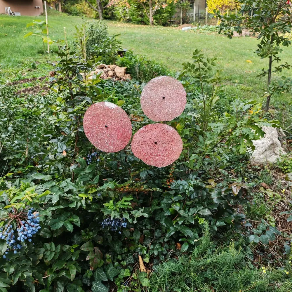 Floral decoration - Large size glass flower for outdoor use in transparent, white, red colour with 1 meter stainless steel stem - CARNEOL GLASS