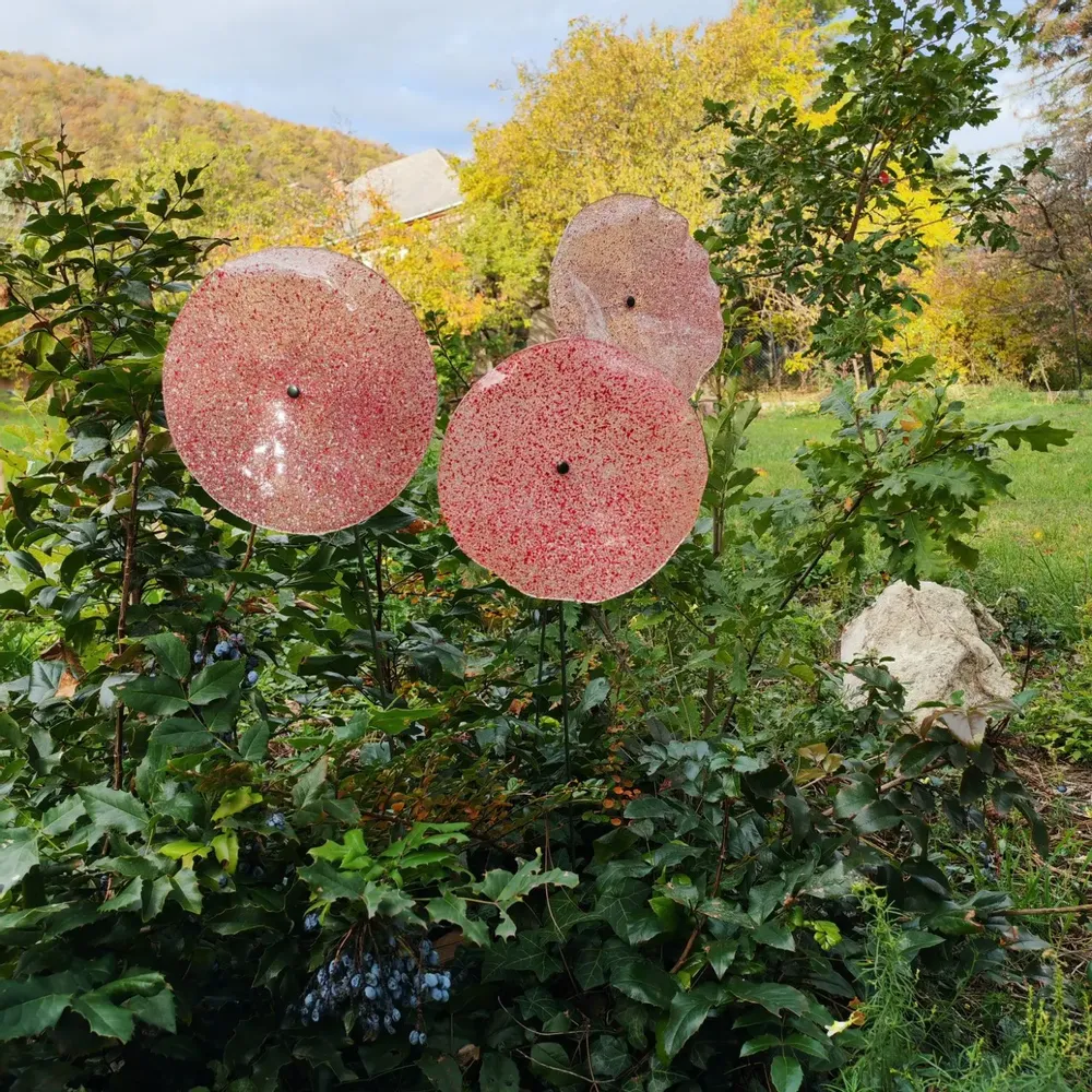 Floral decoration - Large size glass flower for outdoor use in transparent, white, red colour with 1 meter stainless steel stem - CARNEOL GLASS