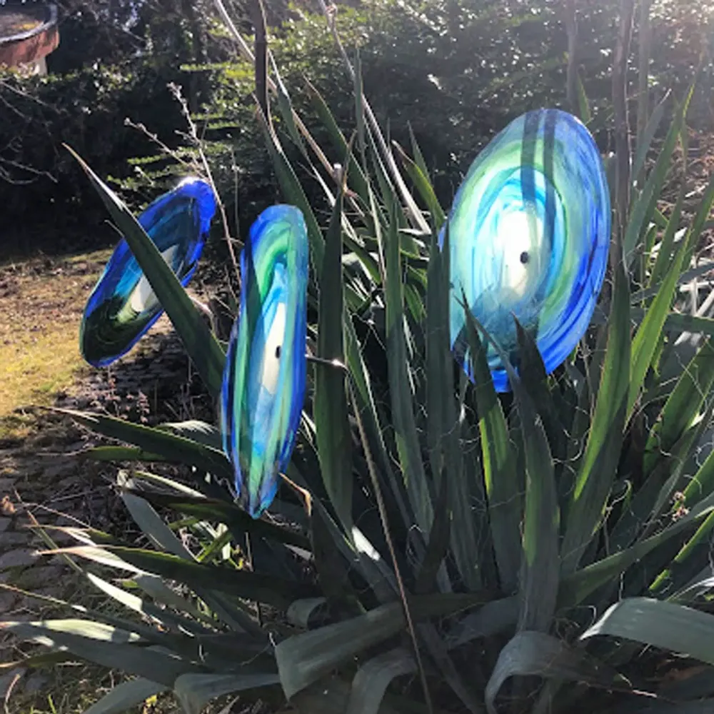 Floral decoration - Large size glass flower for outdoor use in dark blue-green colour with 1 meter stainless steel stem - CARNEOL GLASS