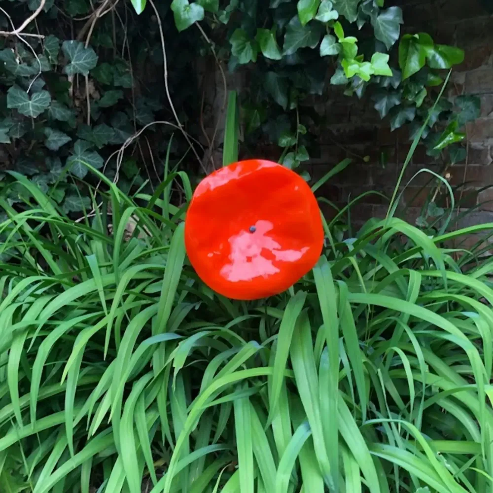Floral decoration - Extra large 35 cm diameter glass flower for outdoors in red color on a 100 cm stainless steel stem - CARNEOL GLASS