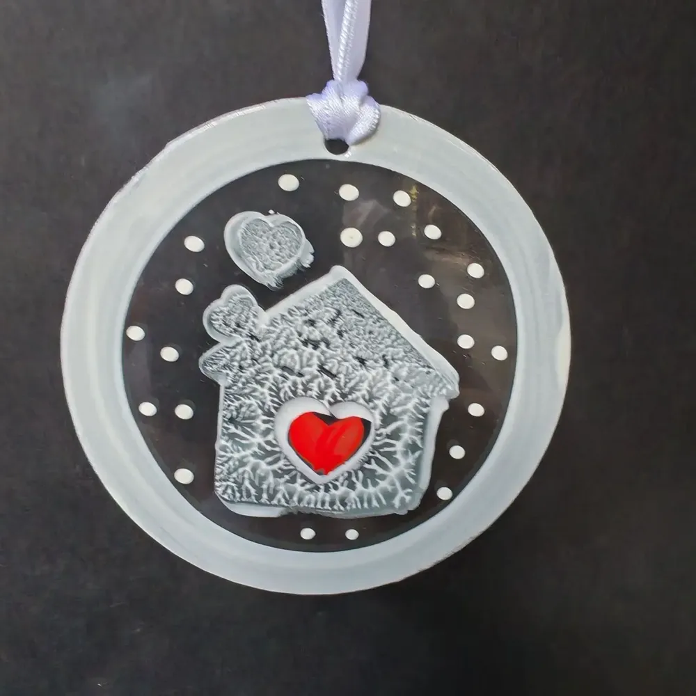 Autres décorations de Noël - Ornement en verre blanc en forme de maison peint à la main - CARNEOL GLASS