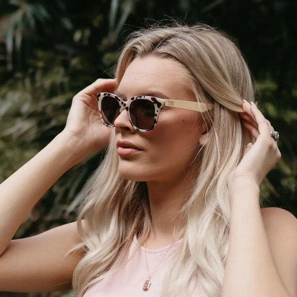 Apparel - LILA GRACE CHAMPAGNE l Brown Gradient Lens l Walnut Arms - SOEK SUSTAINABLE WOOD & PLANT BASED EYEWEAR