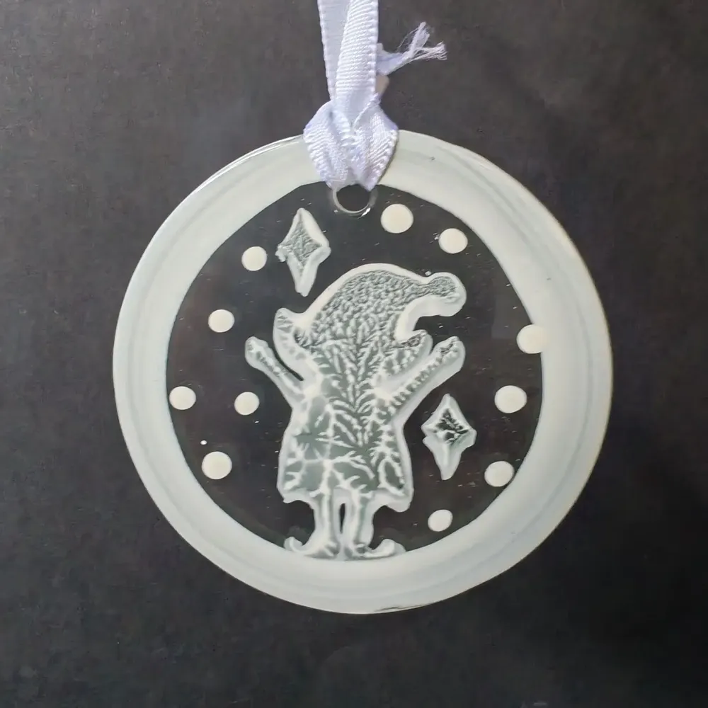 Other Christmas decorations - White hand-painted standing elf glass ornament - CARNEOL GLASS