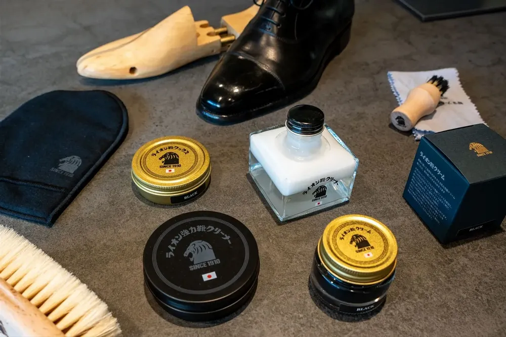 Chaussures - Série Lion Shoe Care - LION SHOE CREAM HONPO