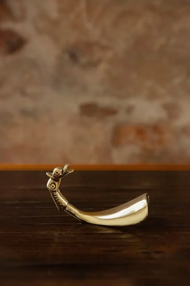 Travel accessories - Monster Serpent Shoehorn - ANTHOLOGIST