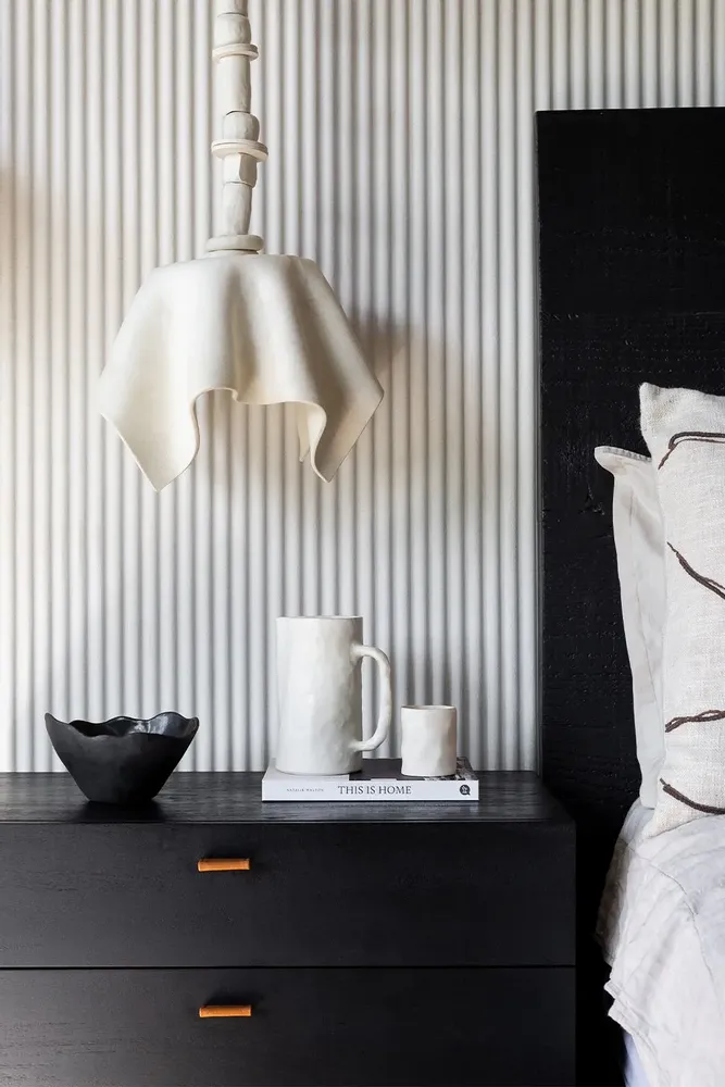 Carafes - Gabrielle Pitcher - DUMAE