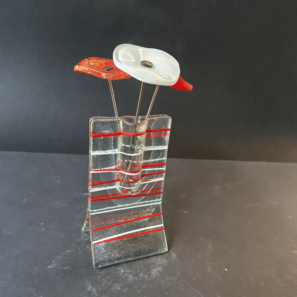 Vases - Small transparent 8x13 cm vase with red-white stripes and with 3 small flowers - CARNEOL GLASS