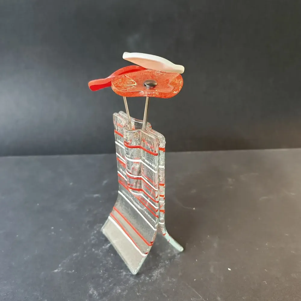 Vases - Small transparent 8x13 cm vase with red-white stripes and with 3 small flowers - CARNEOL GLASS