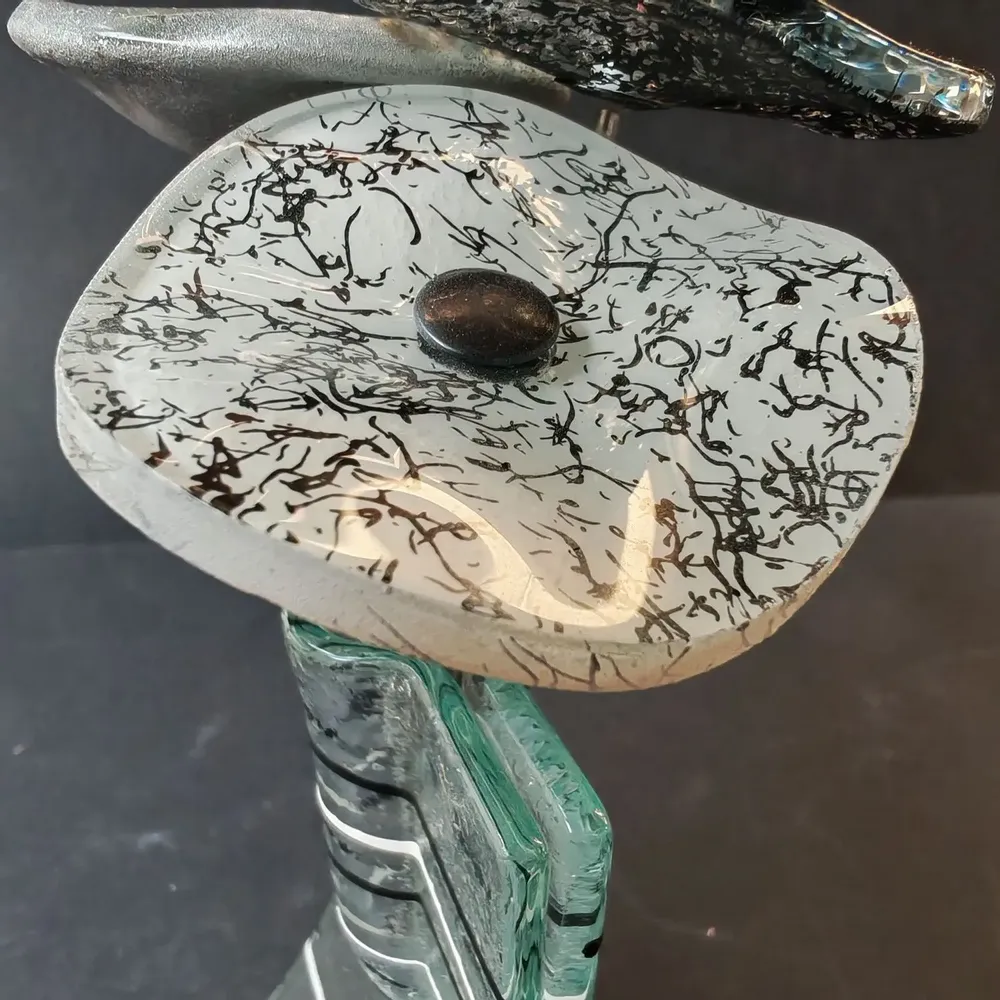 Vases - Small transparent 8x13 cm vase with white-black stripes and with 3 small flowers - CARNEOL GLASS