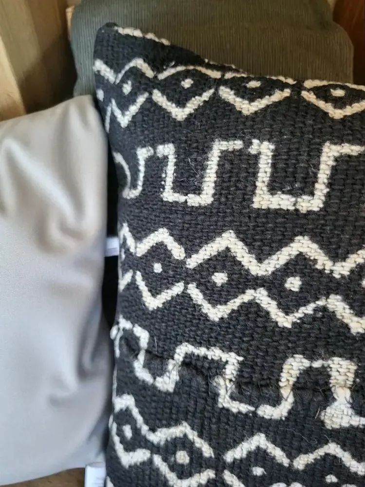 Cushions - Sahara lines no.b09 - ARTISAN BY MF