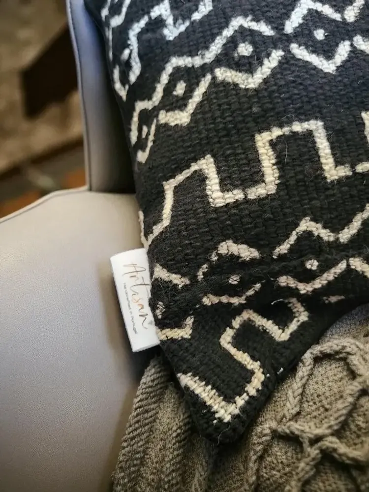 Cushions - Sahara lines no.b09 - ARTISAN BY MF