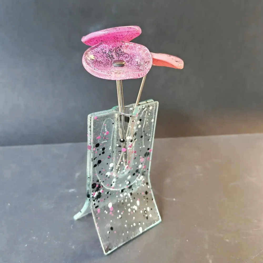 Vases - Petit vase transparent 8x13 cm fuchsia-blanc-noir à pois avec 3 petites fleurs - CARNEOL GLASS