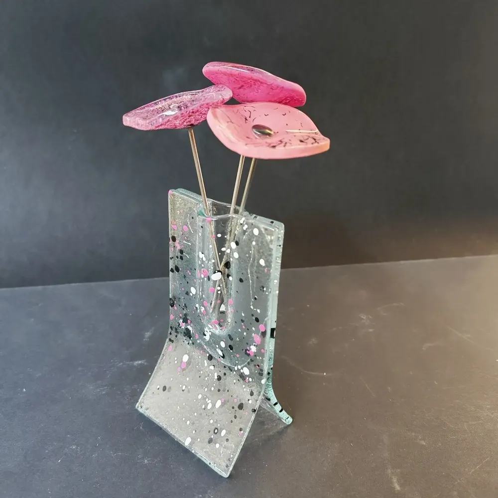 Vases - Petit vase transparent 8x13 cm fuchsia-blanc-noir à pois avec 3 petites fleurs - CARNEOL GLASS