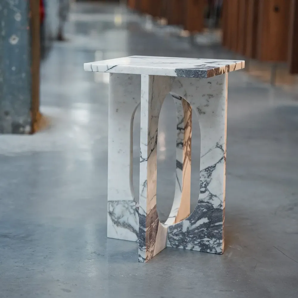 Coffee tables - 'BOND' SIDE TABLE - CALACATTA MARBLE - KIWANO CONCEPT