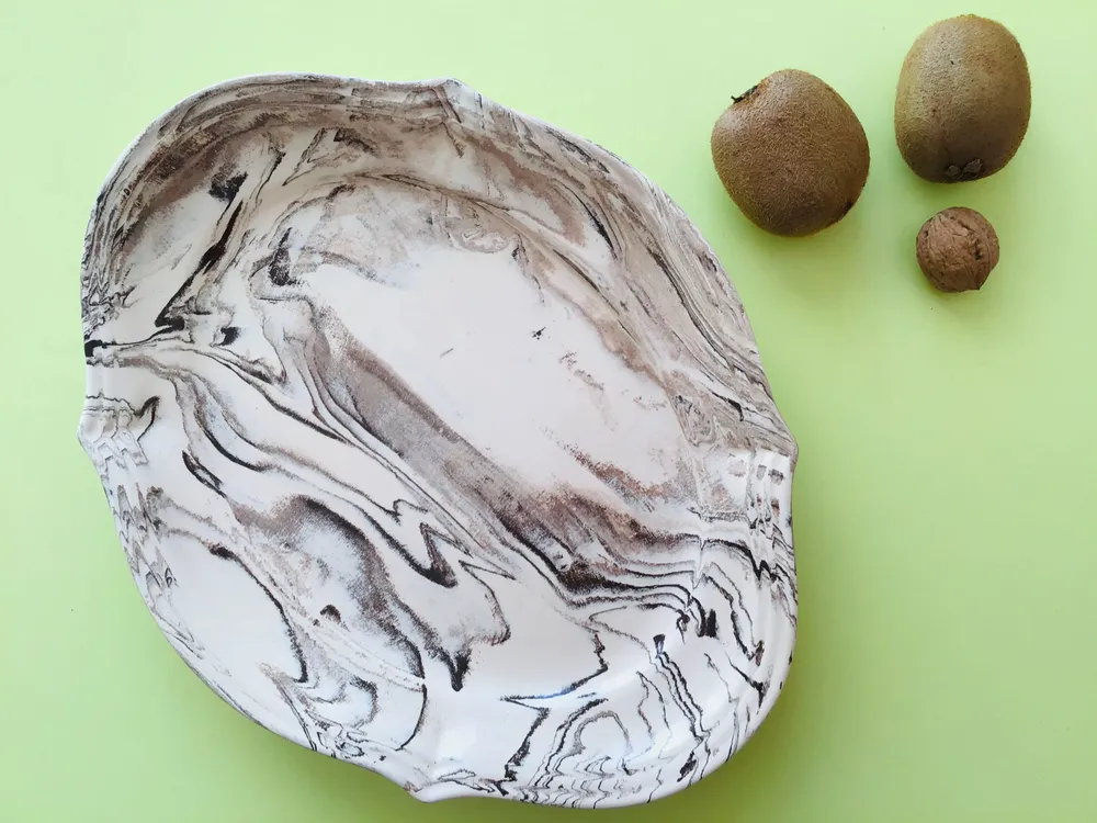 Céramique - Luigi, grand plat Louis XV - FAIENCES DE MILLOUX - FABRICE BÉQUET CRÉATIONS