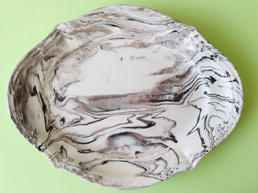 Céramique - Luigi, grand plat Louis XV - FAIENCES DE MILLOUX - FABRICE BÉQUET CRÉATIONS