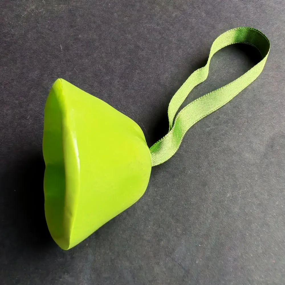 Autres décorations de Noël - Cloche en verre accrochée à un élégant ruban de couleur vert pomme - CARNEOL GLASS