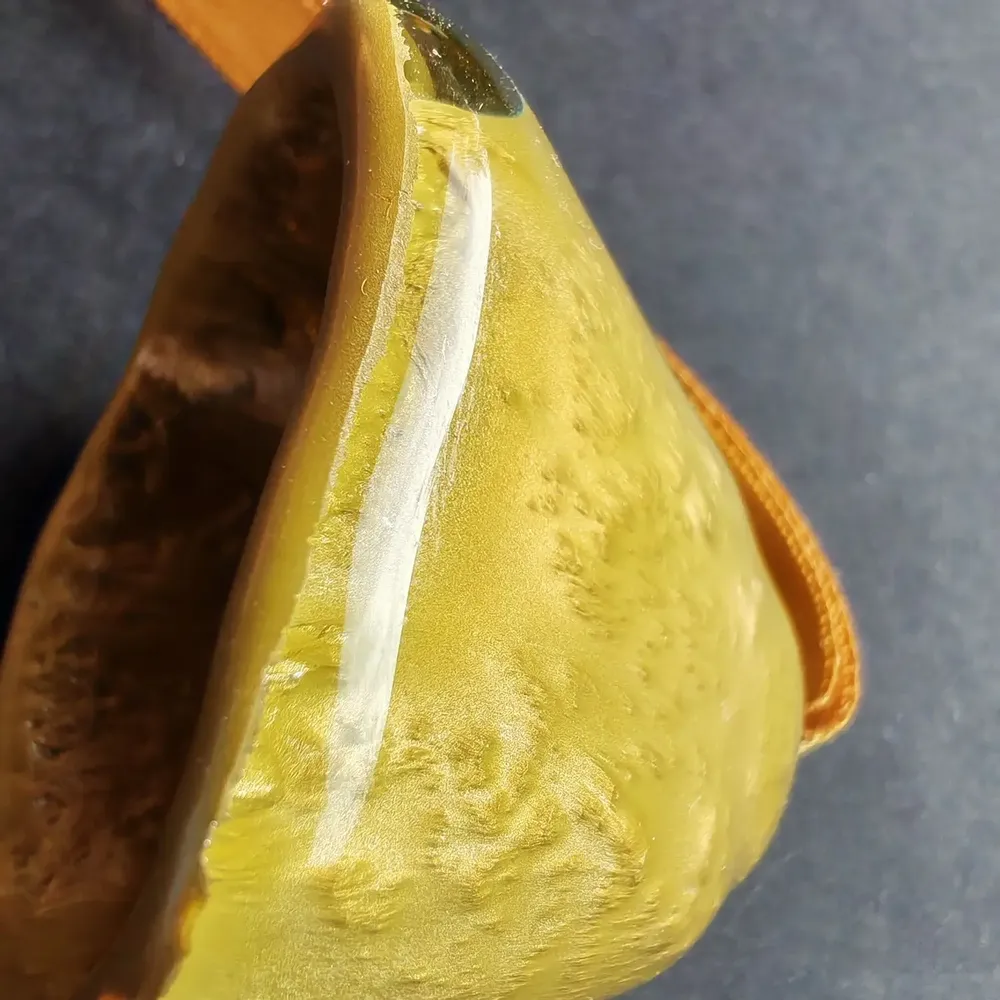 Autres décorations de Noël - Cloche en verre de couleur dorée sur un élégant porte-ruban - CARNEOL GLASS