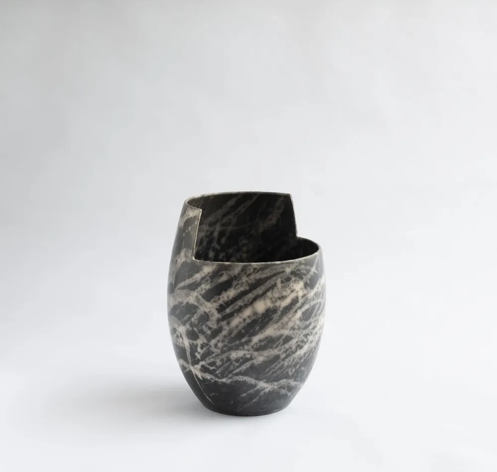Céramique - Cut medium vase - naked dark - STUDIONUDO