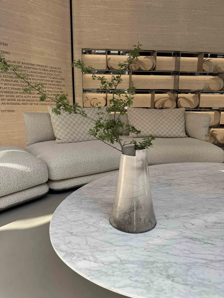 Céramique - Cut medium vase - naked dark - STUDIONUDO