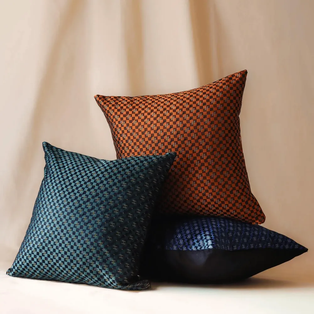 Fabric cushions - Cushion / Nishijin-ori Fabric Embellished with Urushi - YASIMA