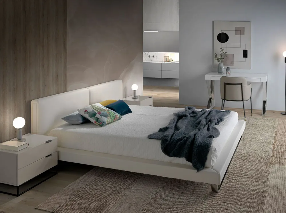 Office furniture and storage - White and steel office desk - ANGEL CERDÁ