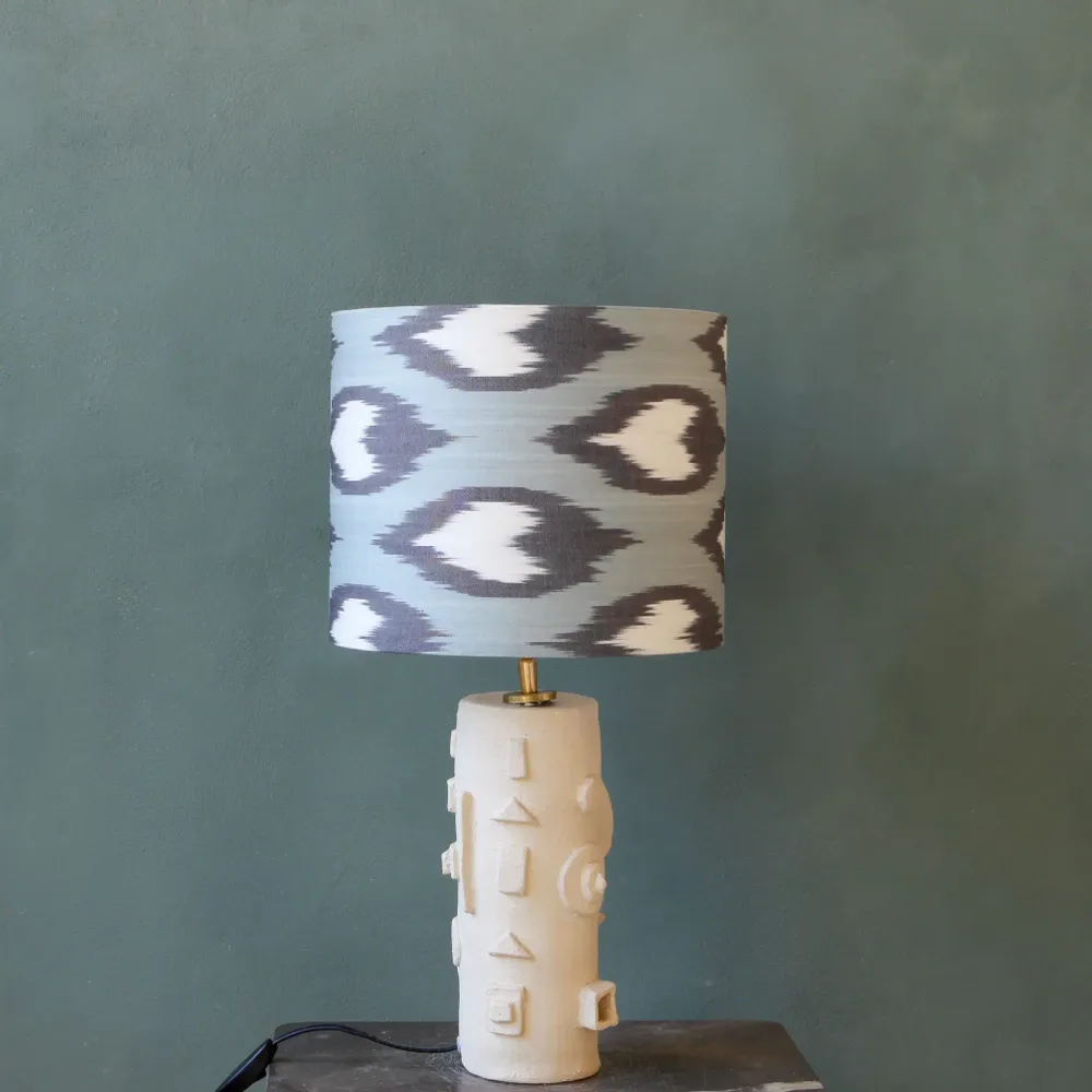 Lampes de table - Lampe en céramique fabriquée à la main Narizz, œuvre d'art unique - STUDIO WILD ORANGE