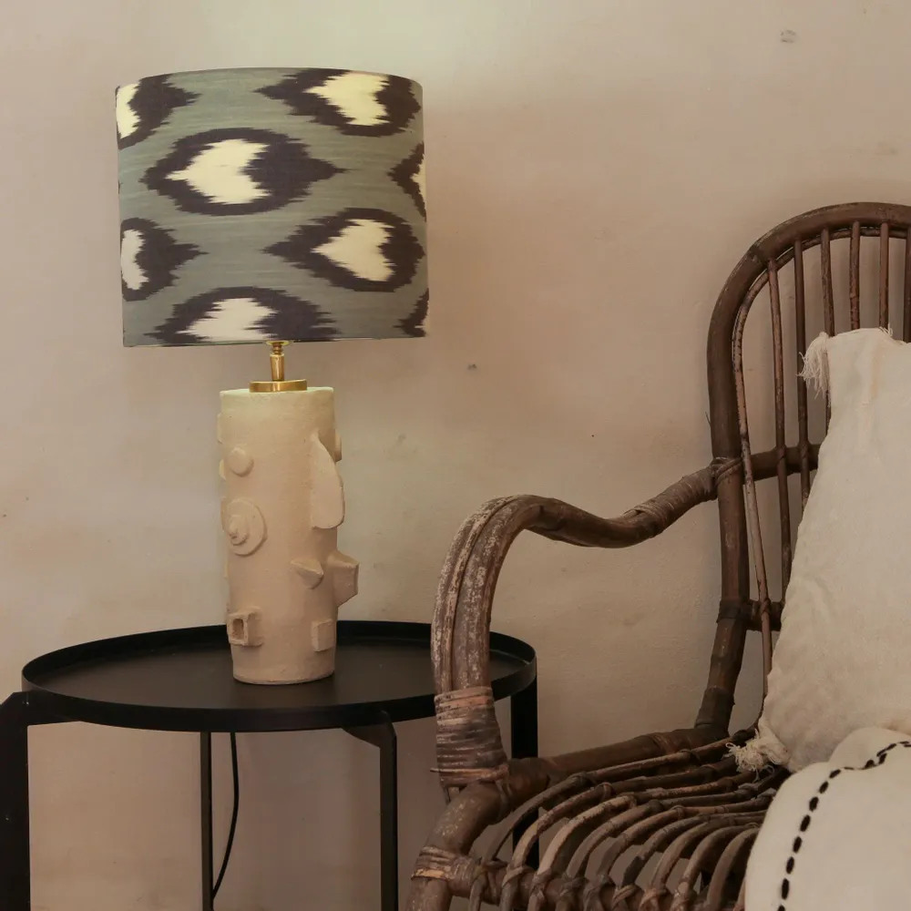 Lampes de table - Lampe en céramique fabriquée à la main Narizz, œuvre d'art unique - STUDIO WILD ORANGE