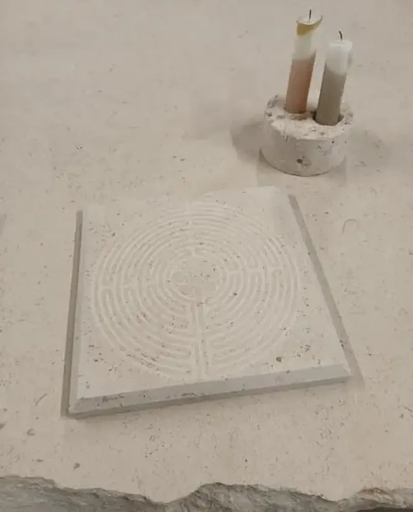 Plats et saladiers - Dessous de plat gravé en pierre naturelle française - BV PIERRES