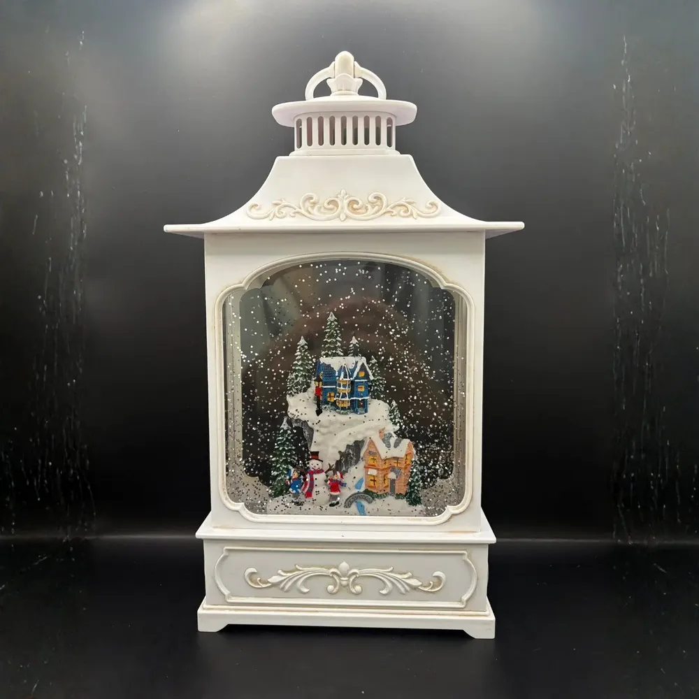 Autres décorations de Noël - Lanterne Boule à Neige LED – Village Hivernal & Musique - BLUE STAR B.V.