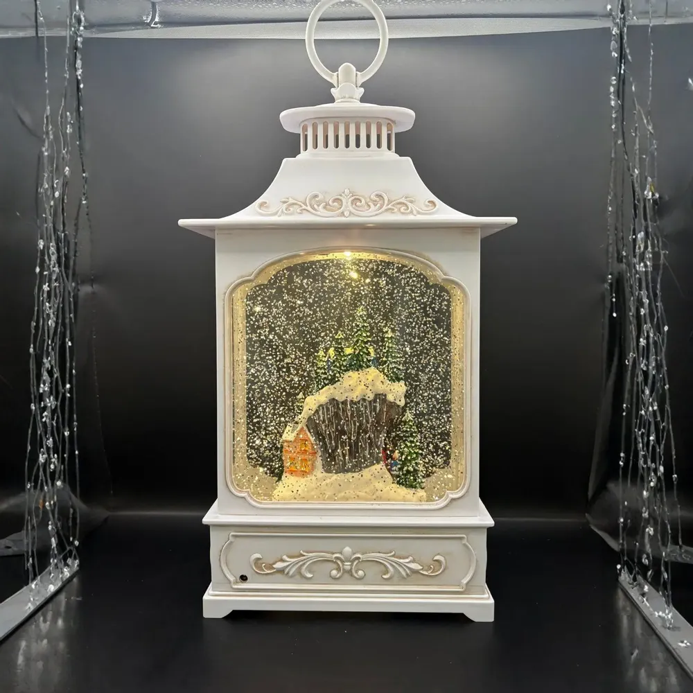 Autres décorations de Noël - Lanterne Boule à Neige LED – Village Hivernal & Musique - BLUE STAR B.V.