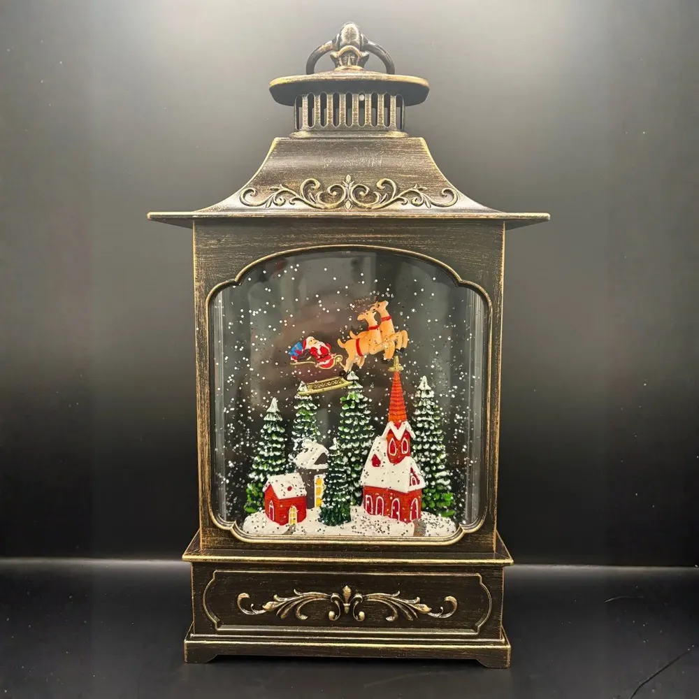 Autres décorations de Noël - Lanterne Boule à Neige LED – Traîneau du Père Noël & Église - BLUE STAR B.V.