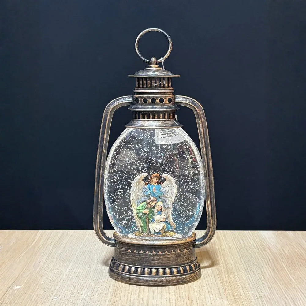 Nativity scenes and santons - Inspired by vintage oil lanterns, this LED lantern features a guardian - BLUE STAR B.V.