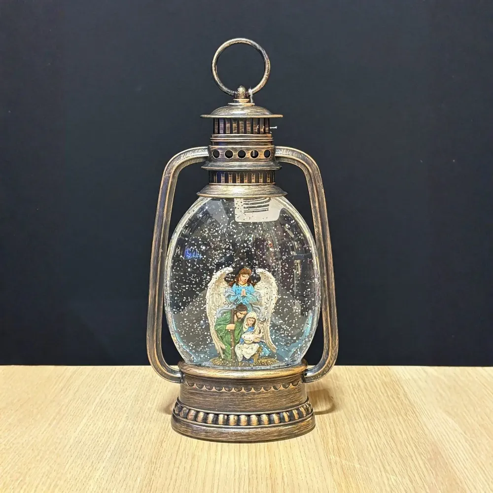 Nativity scenes and santons - Inspired by vintage oil lanterns, this LED lantern features a guardian - BLUE STAR B.V.
