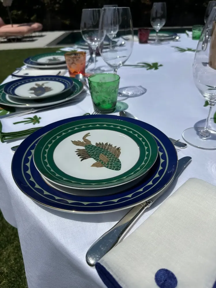 Formal plates - Assiettes Piscis en porcelaine - OUR LINEN