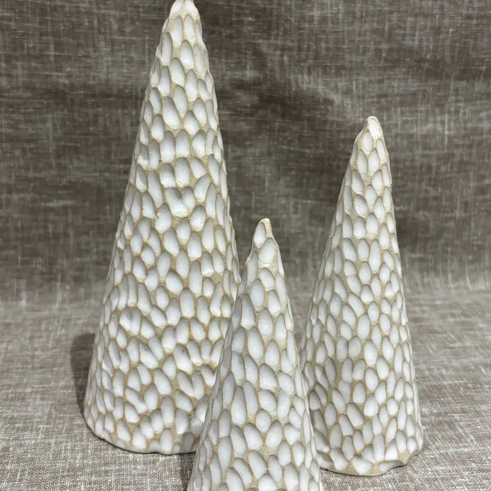 Décorations pour tables de Noël - Décoration de Noël - Sapin en grès blanc - LES POTERIES DE SWANE