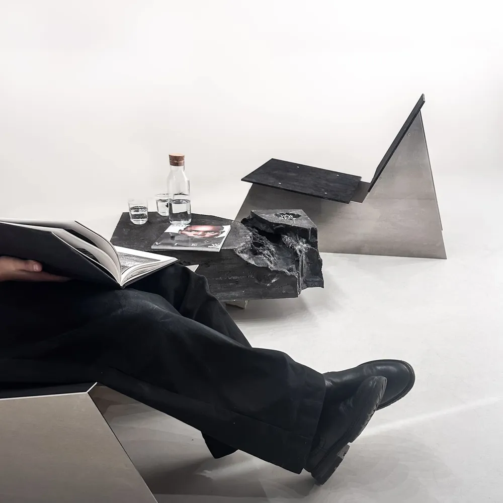 Tables basses - Table sculpturale en béton noir - CASE STUDIOS