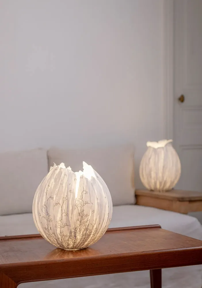 Unique pieces - cocoon lamp - N.LOBJOY