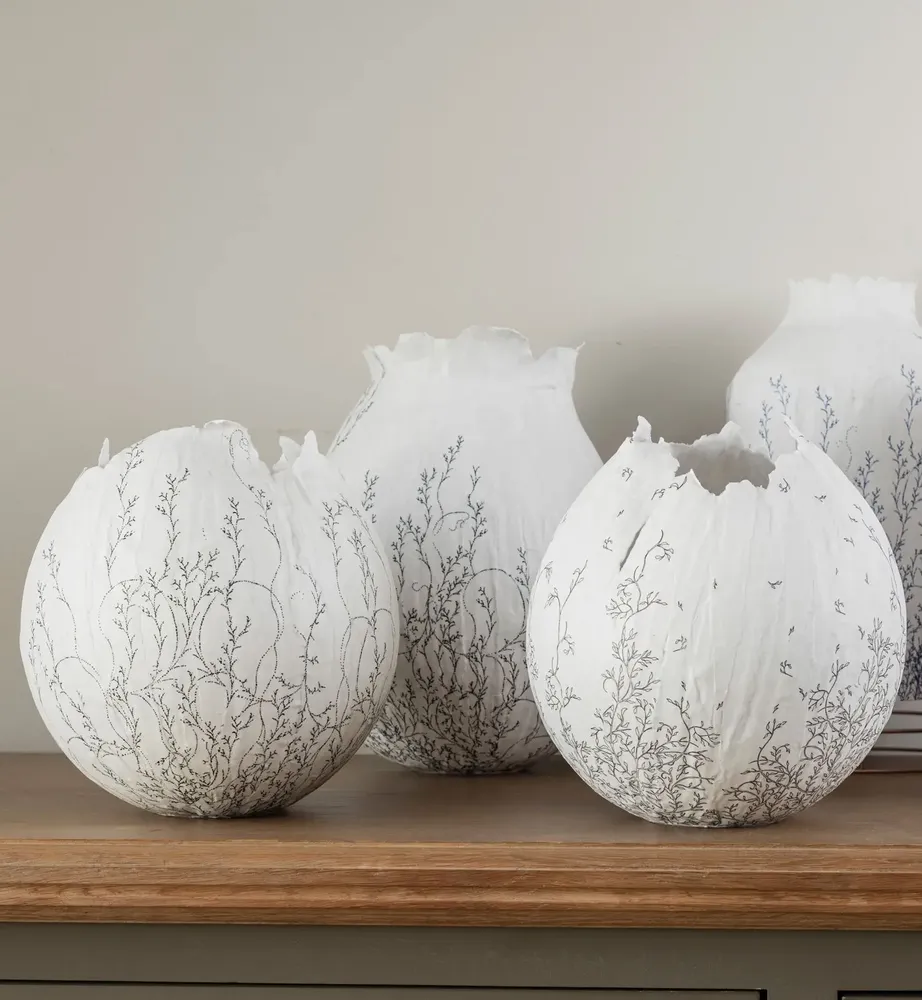 Unique pieces - cocoon lamp - N.LOBJOY