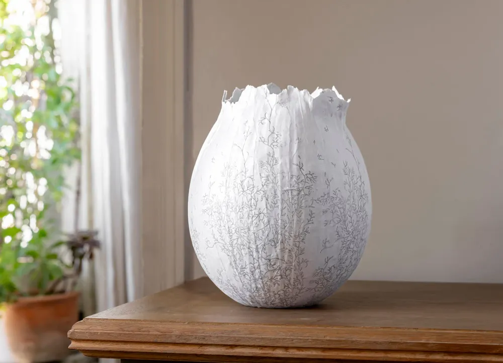 Unique pieces - cocoon lamp - N.LOBJOY