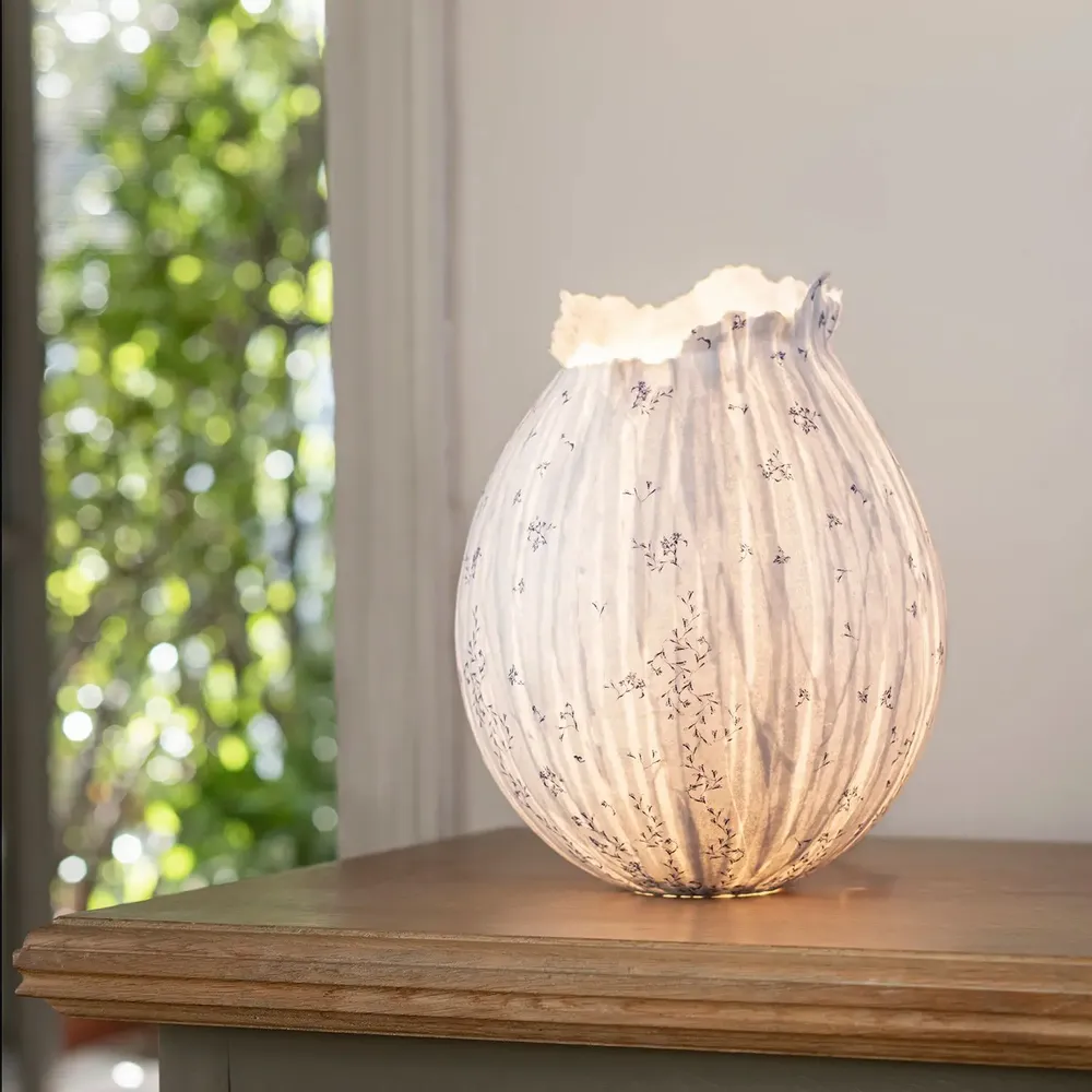 Unique pieces - cocoon lamp - N.LOBJOY