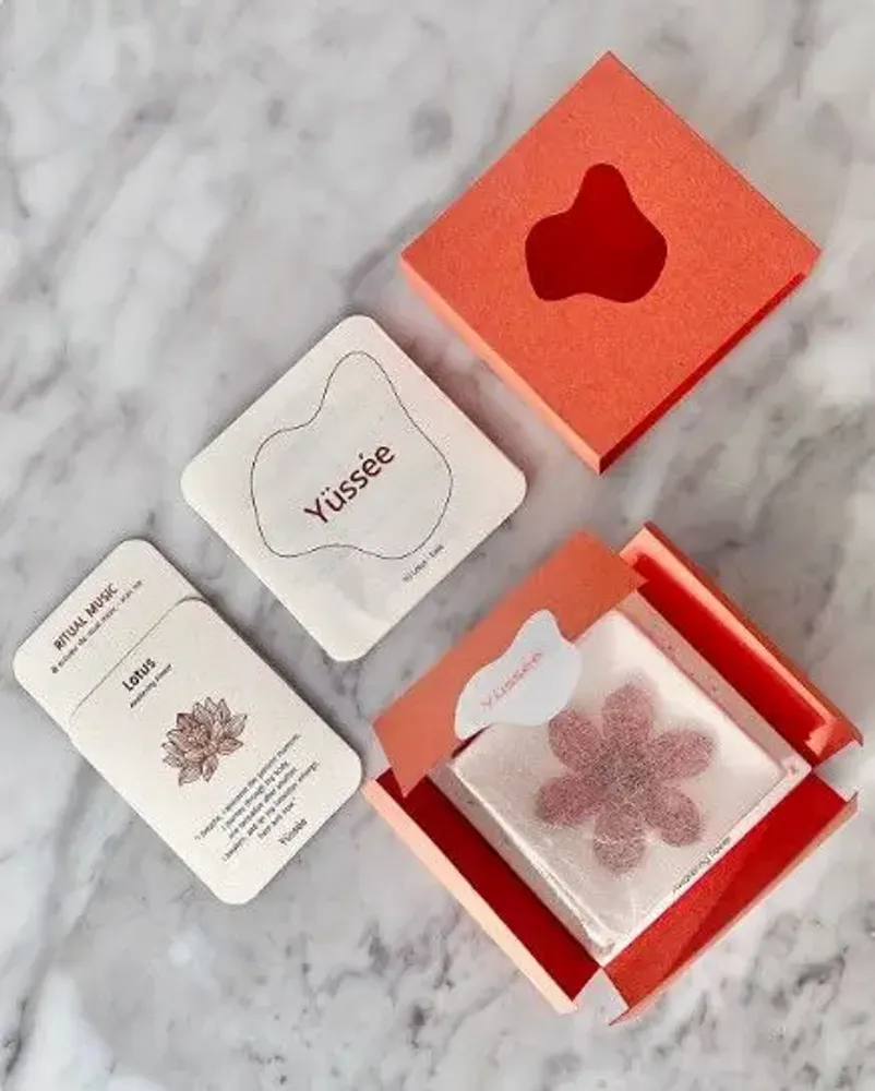 Gifts - Lotus Eclosion box - YÜSSÉE