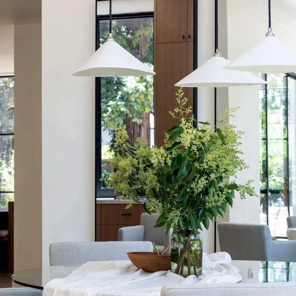 Suspensions - Emily Group of Three – Suspension sculpturale à trois lumières - MOSS OBJECTS