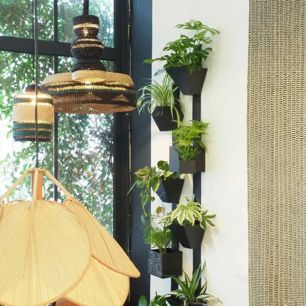 Window boxes - Totem sculpture in natural slate, H 180cm, The Travelling Tree No. 2 - ARDOISE DESIGN