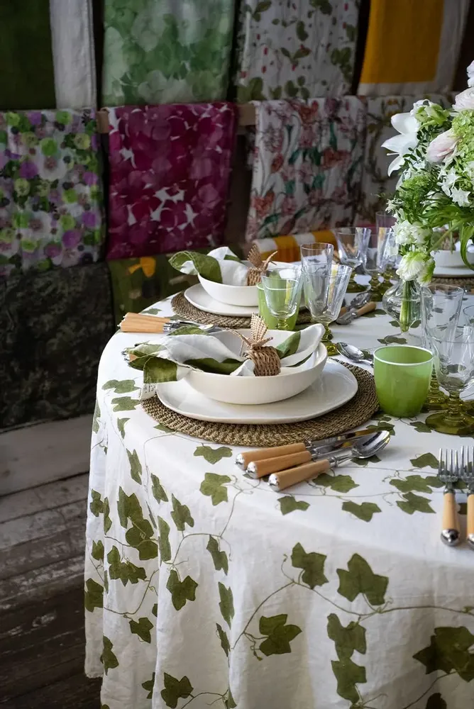 Table cloths - IVY Linen tablecloths and napkins - SUMMERILL AND BISHOP