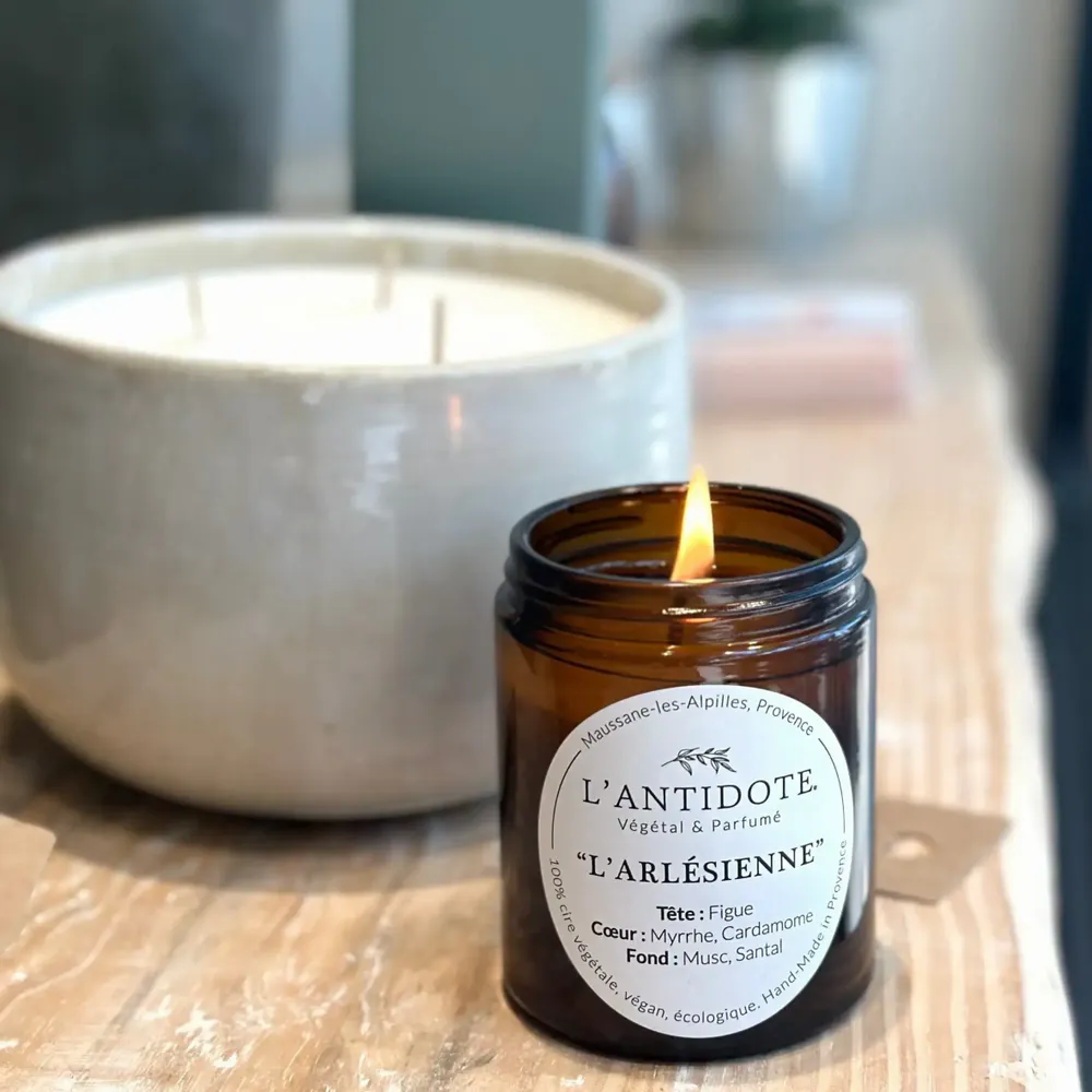 Candles - THE GIRL FROM ARLES - L'ANTIDOTE