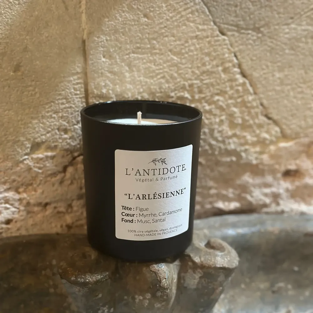 Candles - THE GIRL FROM ARLES - L'ANTIDOTE