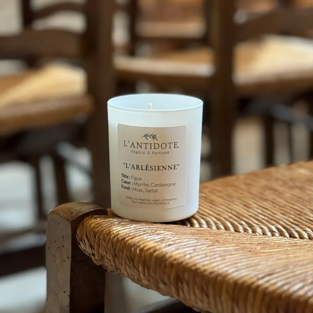 Candles - THE GIRL FROM ARLES - L'ANTIDOTE