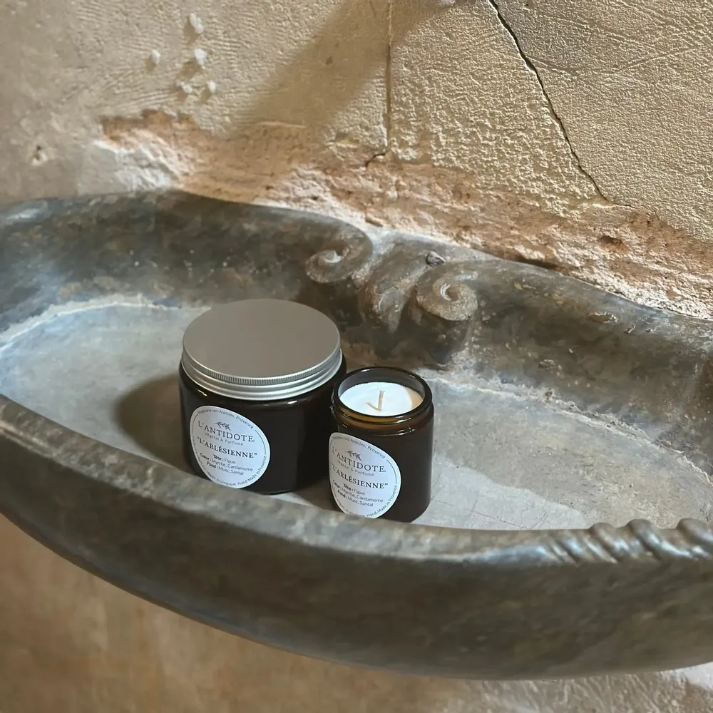 Candles - THE GIRL FROM ARLES - L'ANTIDOTE