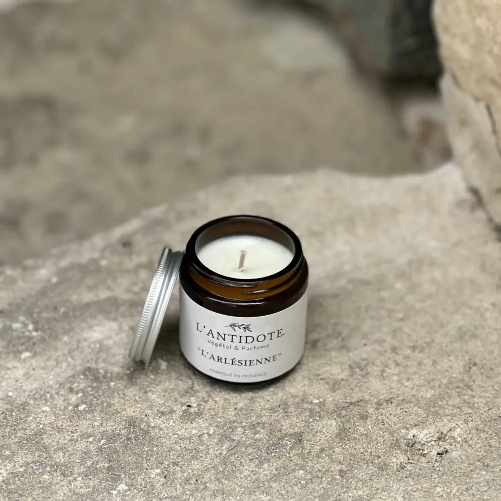 Candles - THE GIRL FROM ARLES - L'ANTIDOTE
